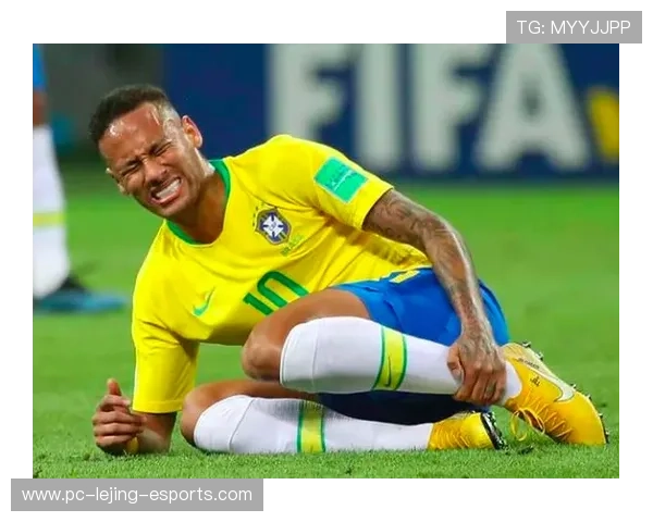 足球场上的搞笑瞬间 球星们的幽默时刻让你笑出声