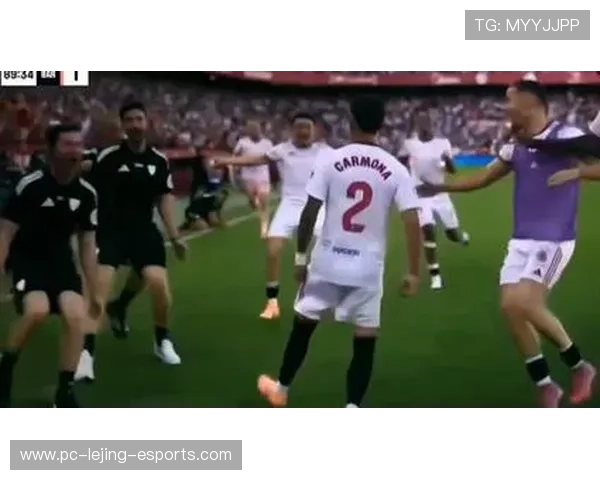 足球巨星时隔多年重返赛场激动落泪瞬间 感恩与遗憾交织情感爆发